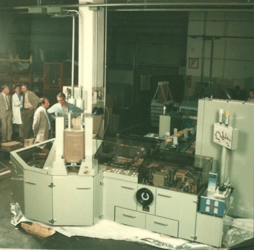 Old photo of Körber's cookie packer machine