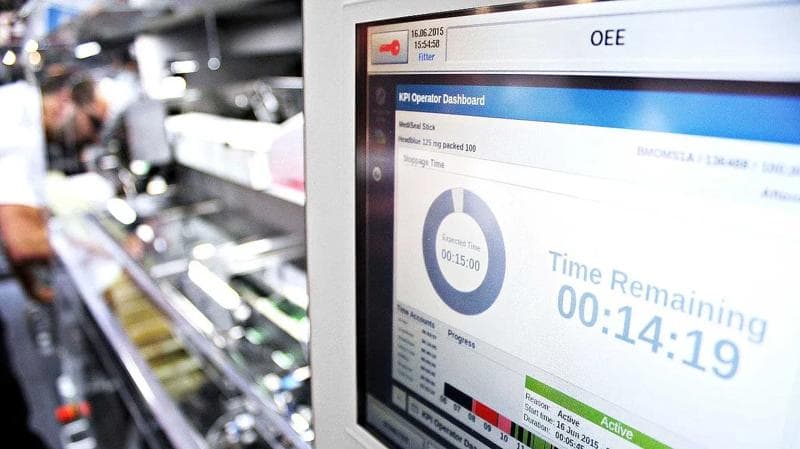 Monitor showing a pharma software.