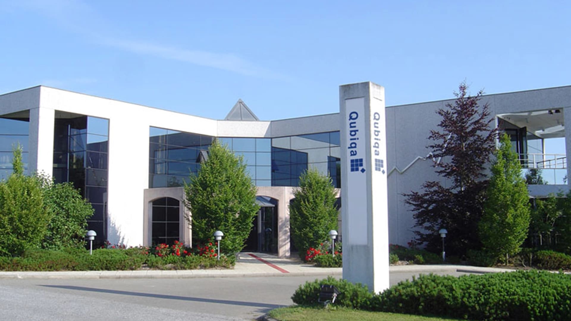 Qubiqa logistics building.