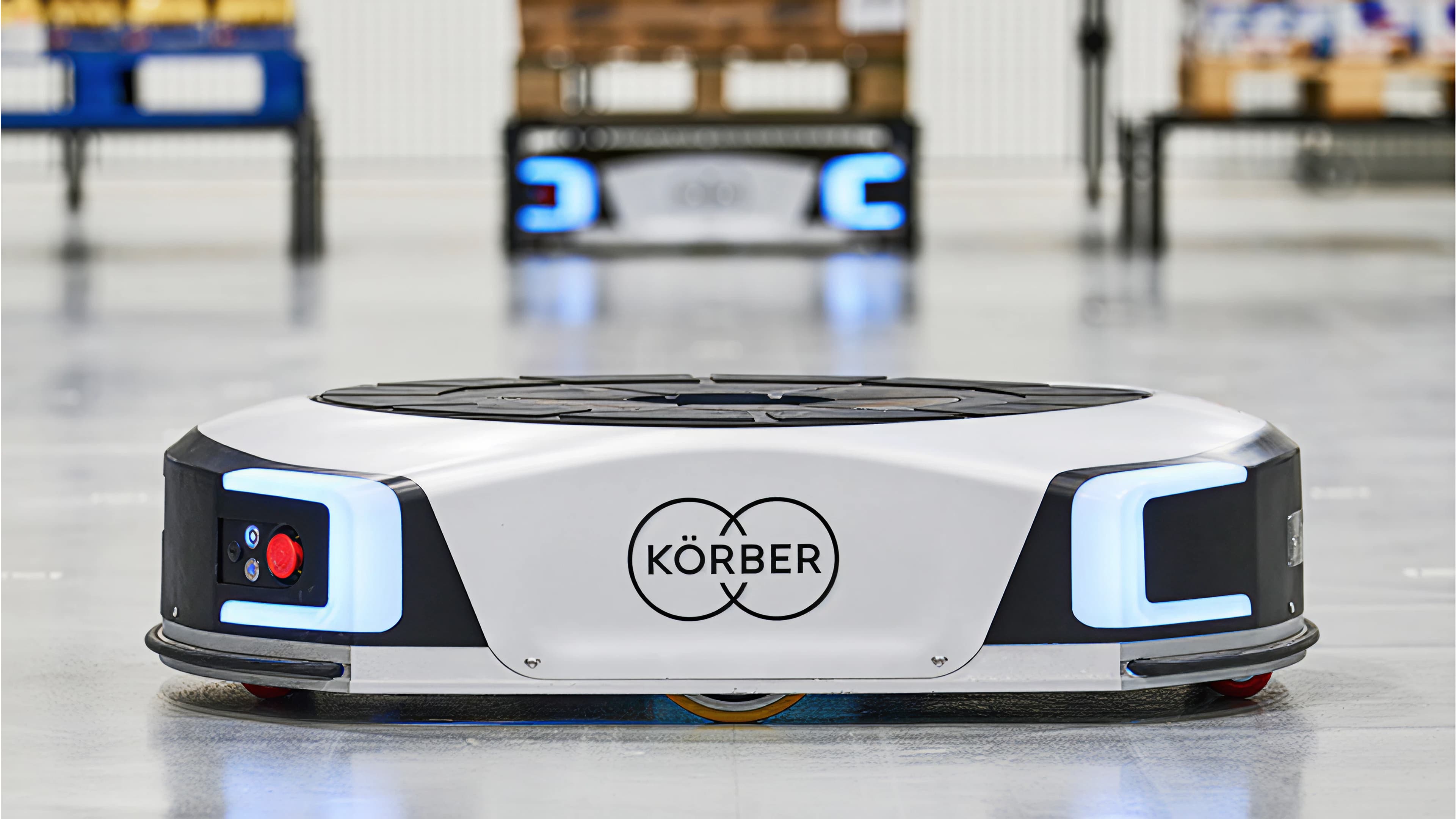 AMR automation robot in a warehouse