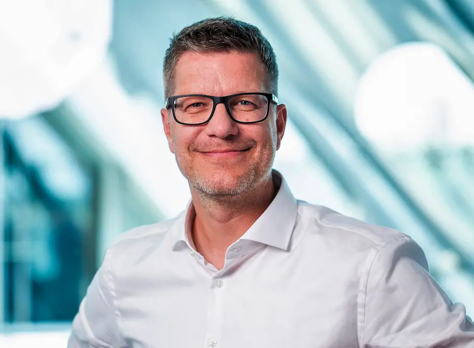 Headshot of Jorg Hermes