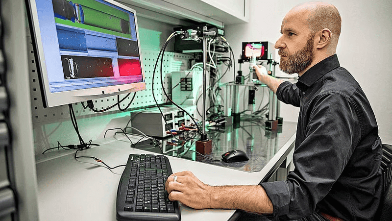 Werner Halbinger bei der Nutzung der Bubble-X-Technologie