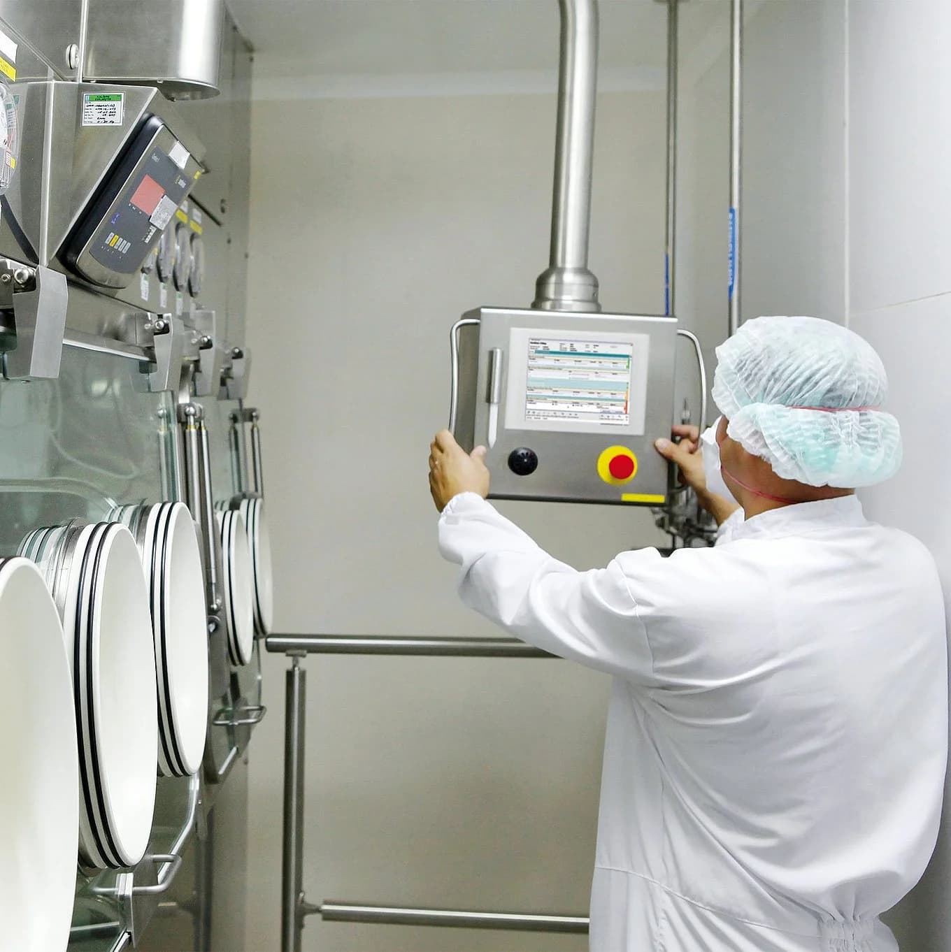 a Körber employee in a lab environment