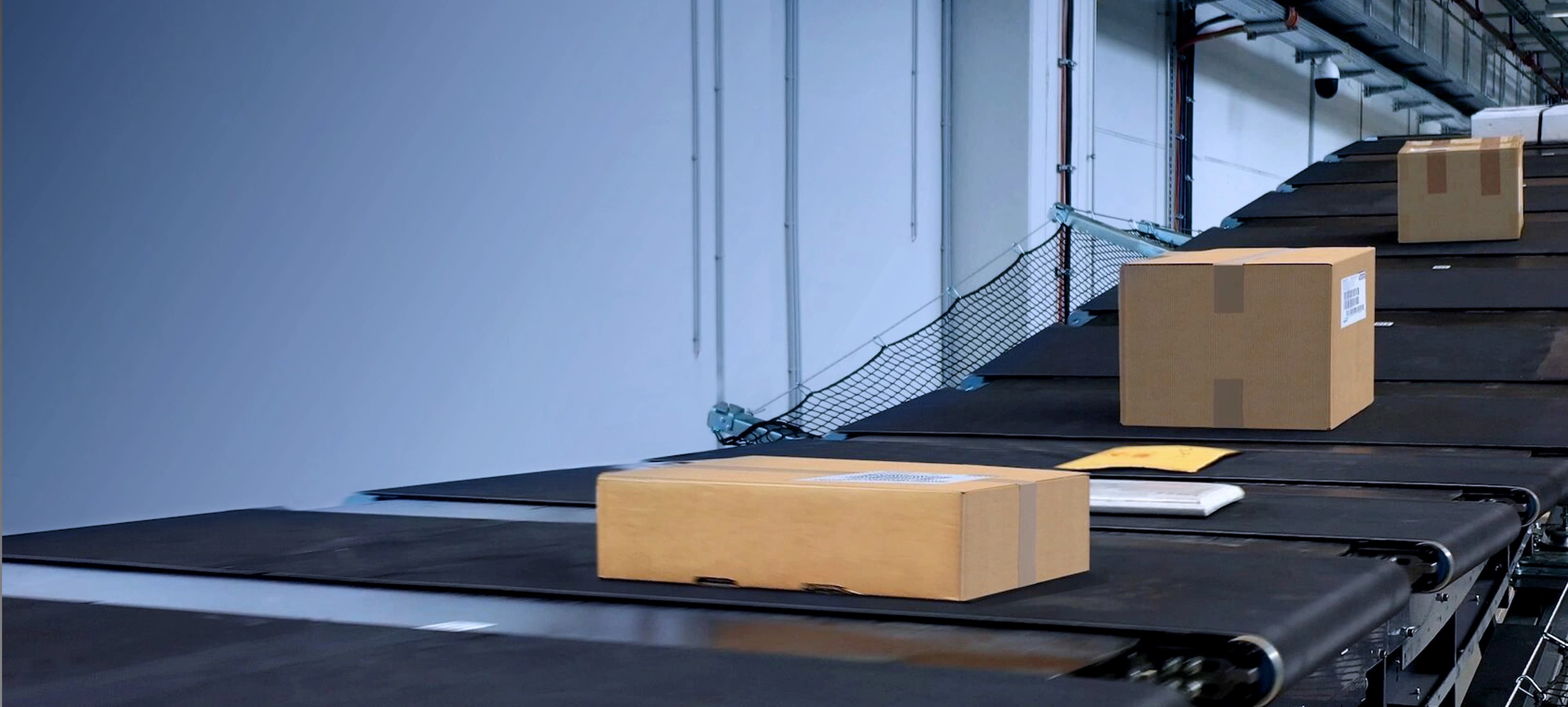 Parcels on a conveyor belt