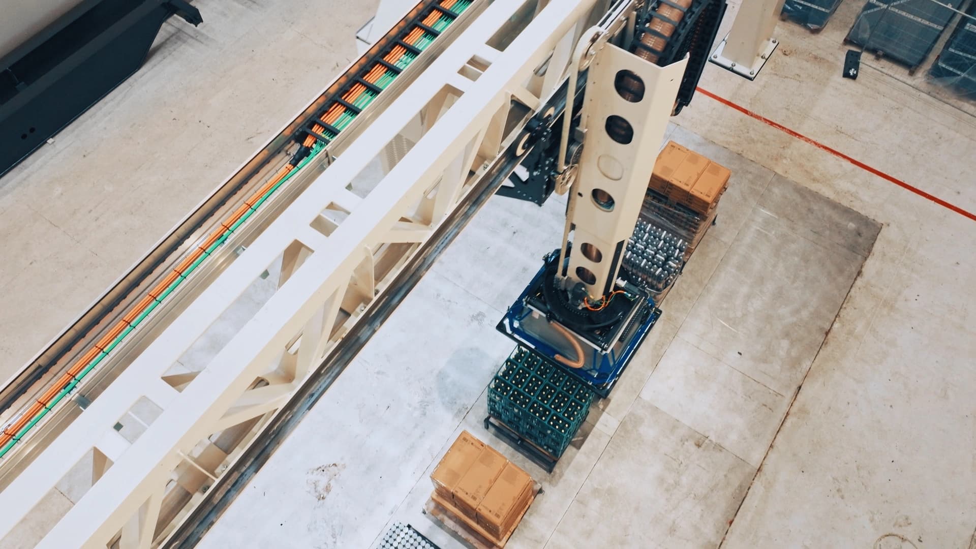 a layer picker mono gantry integrated with robotic solution