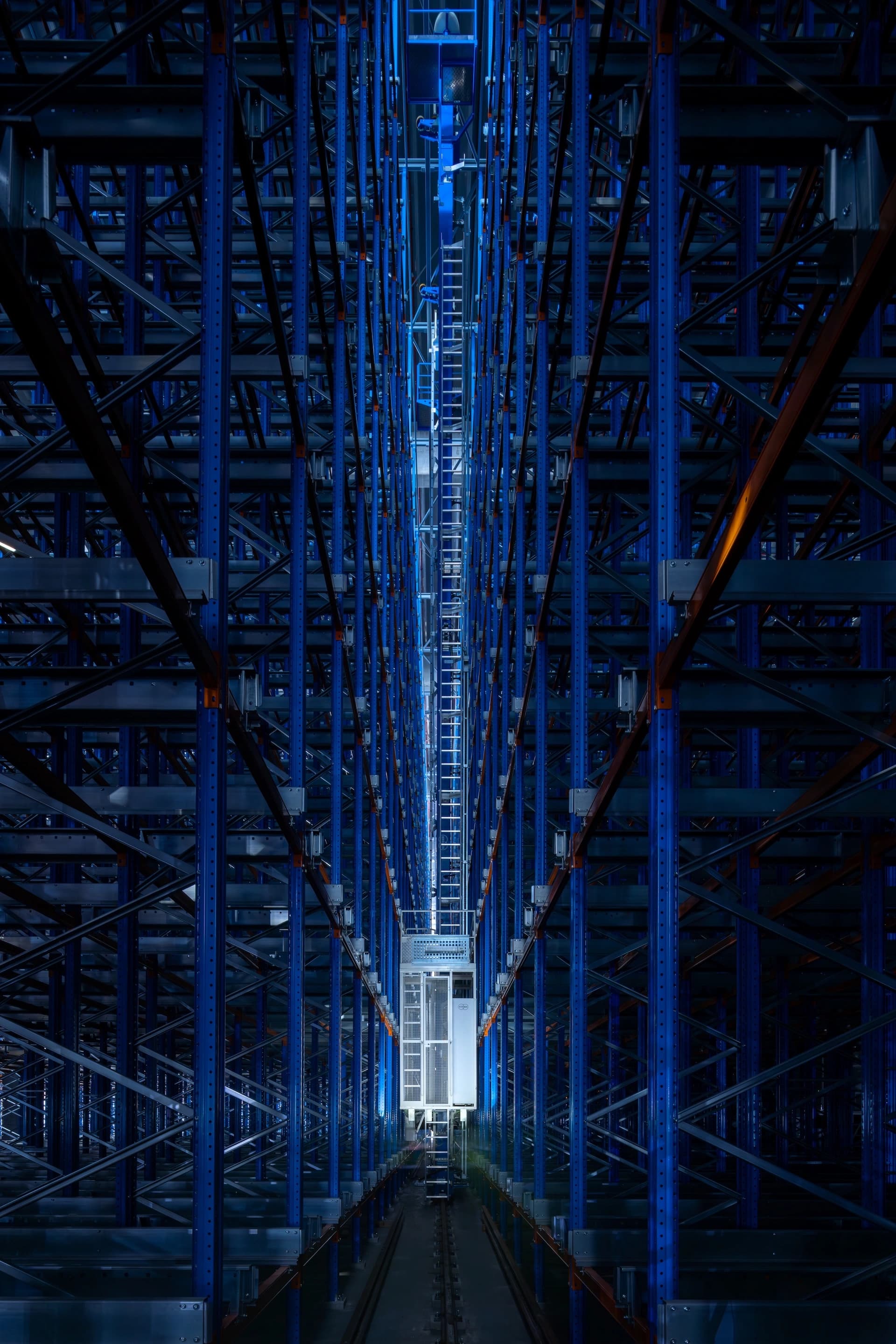 overview of a miniload warehouse