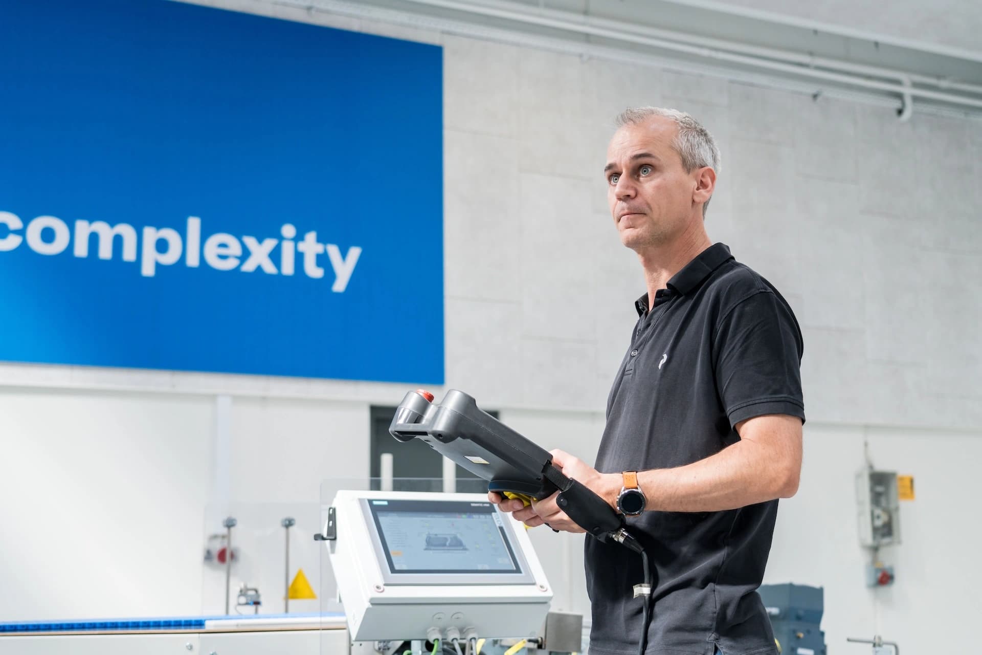 a Körber worker in a logistics environment