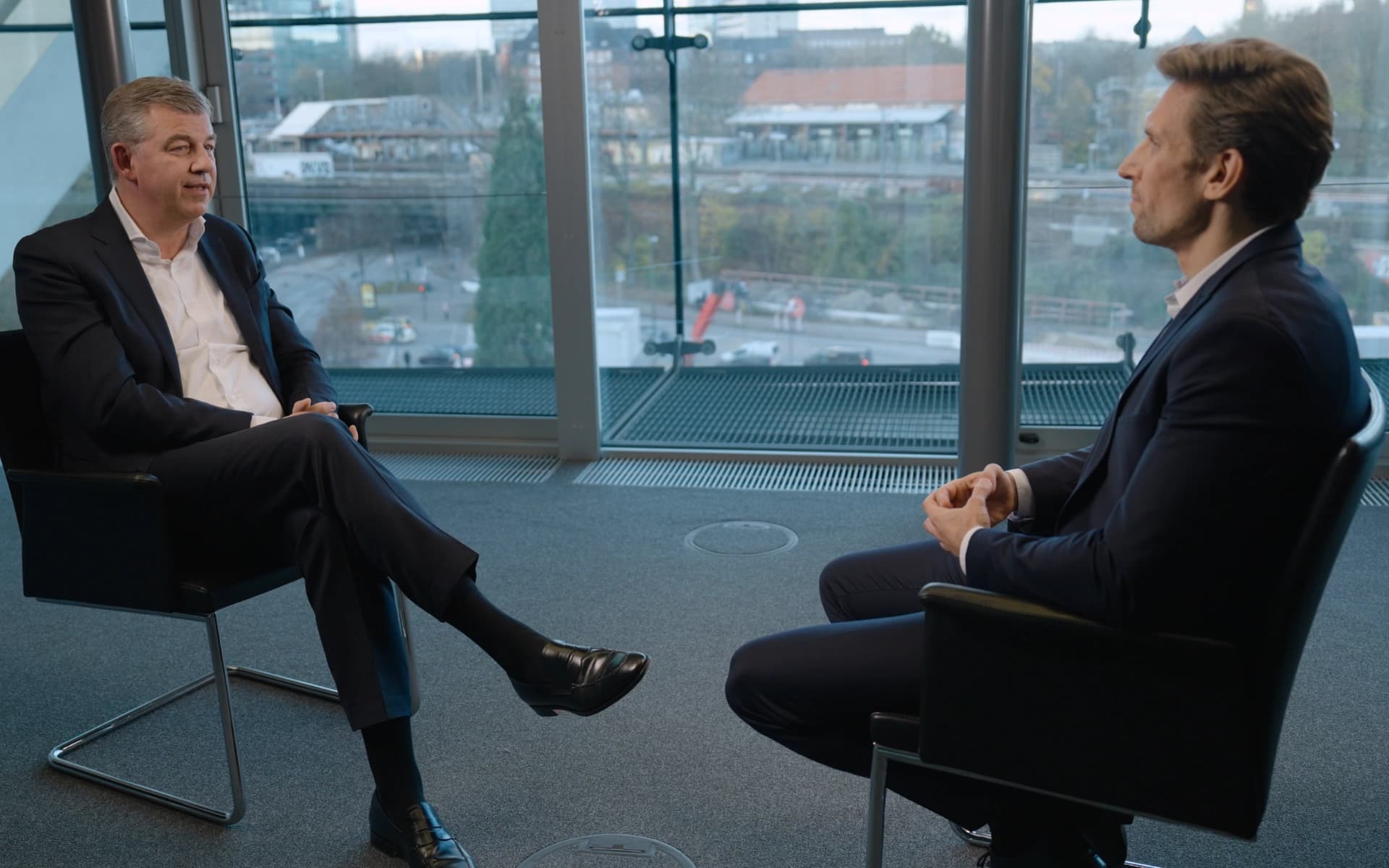 Stephan Seifert being interviewed by a McKinsey employee.