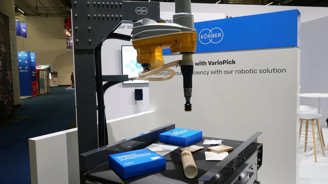 Picture of VarioPick robot at Parcel+Post Expo 2022.